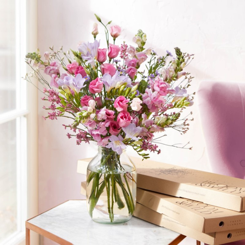 Lux Letterbox flower subscription, 3 months