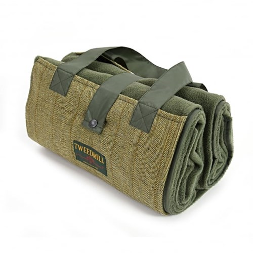 Leisure Waterpoof backed rug, 137 x 137cm, olive/sage