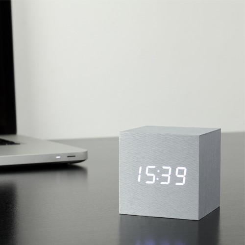 Cube Click Clock, L6.8 x W6.8 x H6.8cm, Aluminium/White