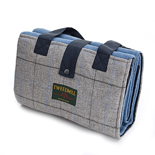 Leisure Waterpoof backed rug, 137 x 137cm, Denim/Navy/Silver