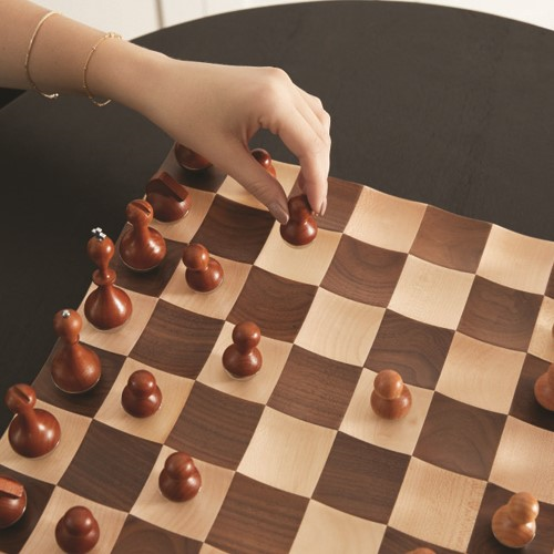 Wobble Chess set, 38 x 38 x 3cm, Walnut